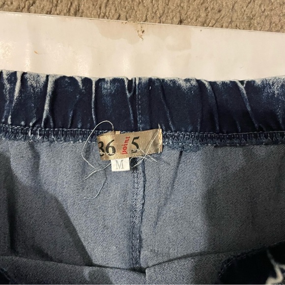 36 Point 5 Blue Jean Shorts Elastic Waistband Frayed Hem - Picture 2 of 3